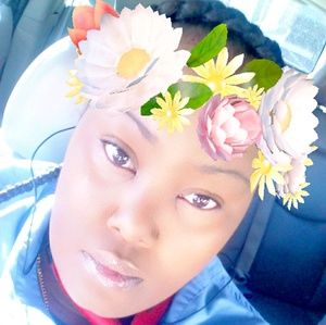 Meet your Posher, Crystal